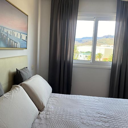 Melo Home Vecindario-Near Airport-Elevator-Garage Sardina Ngoại thất bức ảnh
