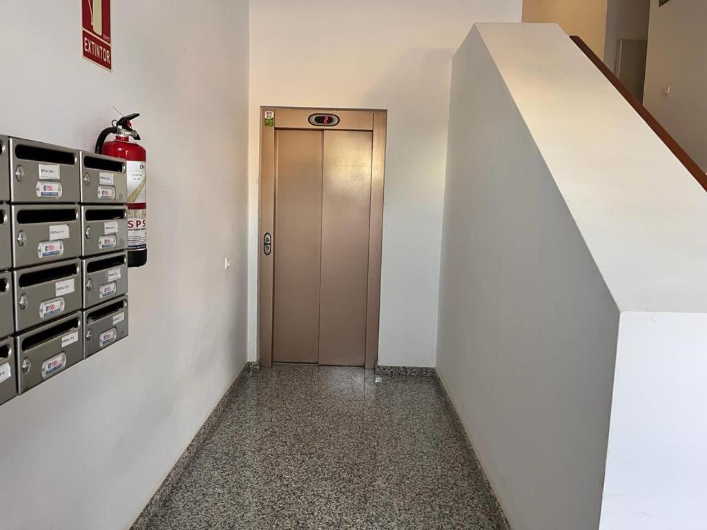 Melo Home Vecindario-Near Airport-Elevator-Garage Sardina Ngoại thất bức ảnh