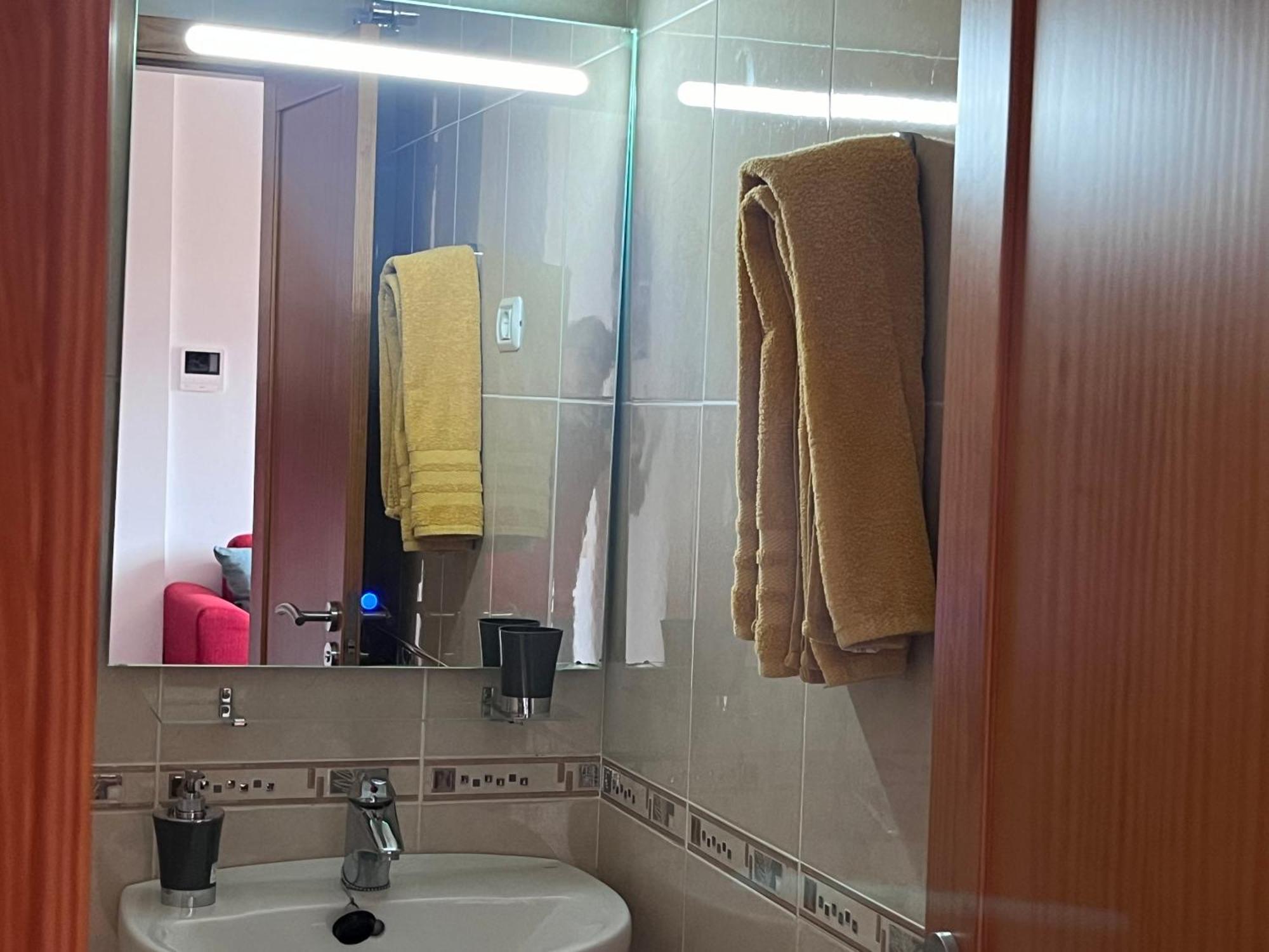 Melo Home Vecindario-Near Airport-Elevator-Garage Sardina Ngoại thất bức ảnh